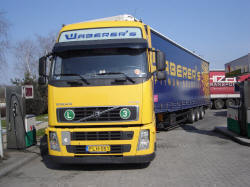 Volvo-FH12-420-Waberers-Tamas-Halasz-190307-01.jpg